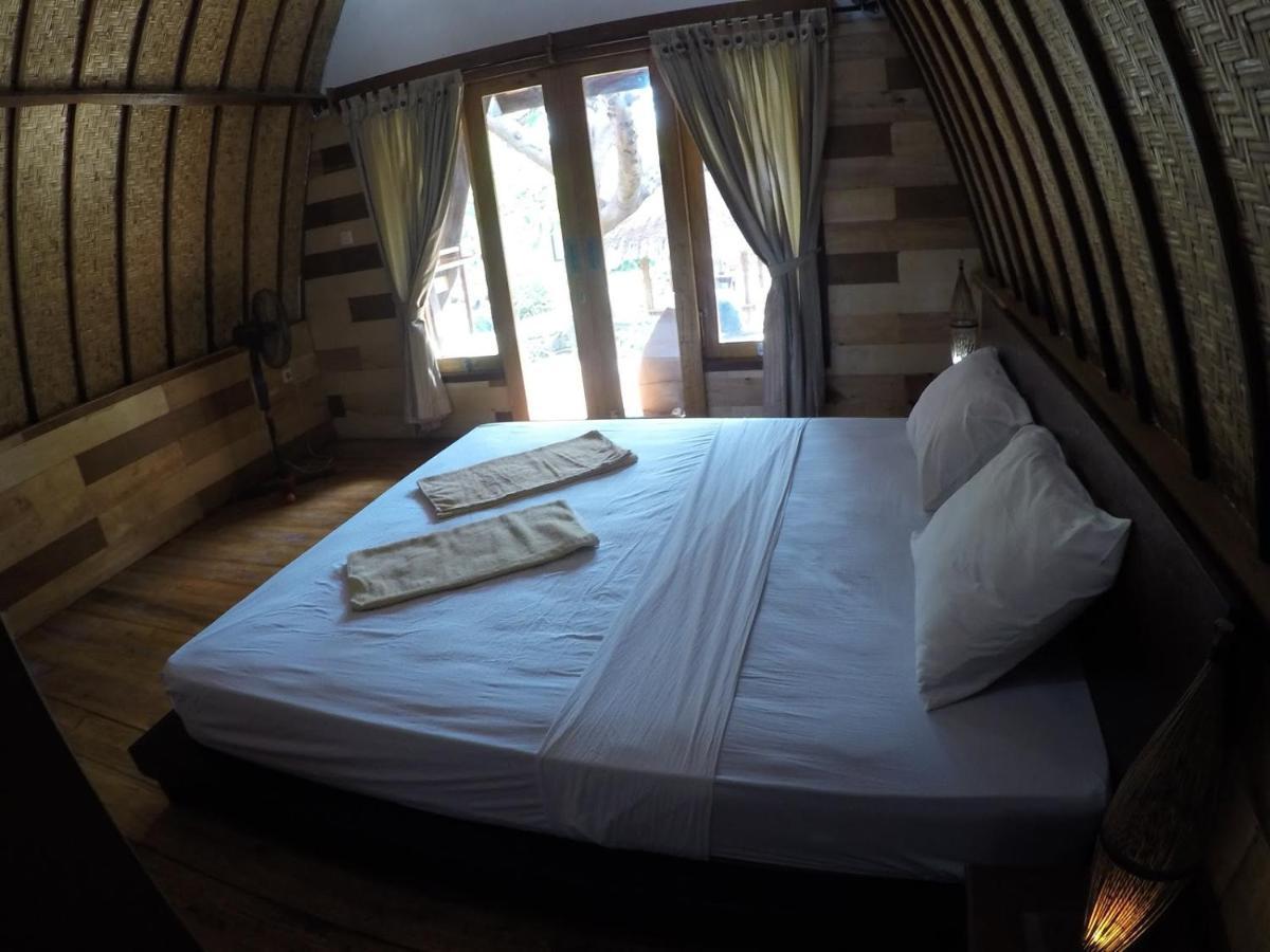 Gili Smile Bungalow Gili Trawangan Luaran gambar