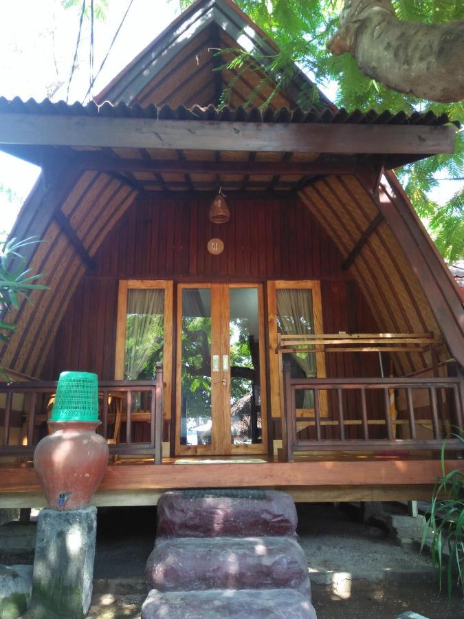 Gili Smile Bungalow Gili Trawangan Luaran gambar
