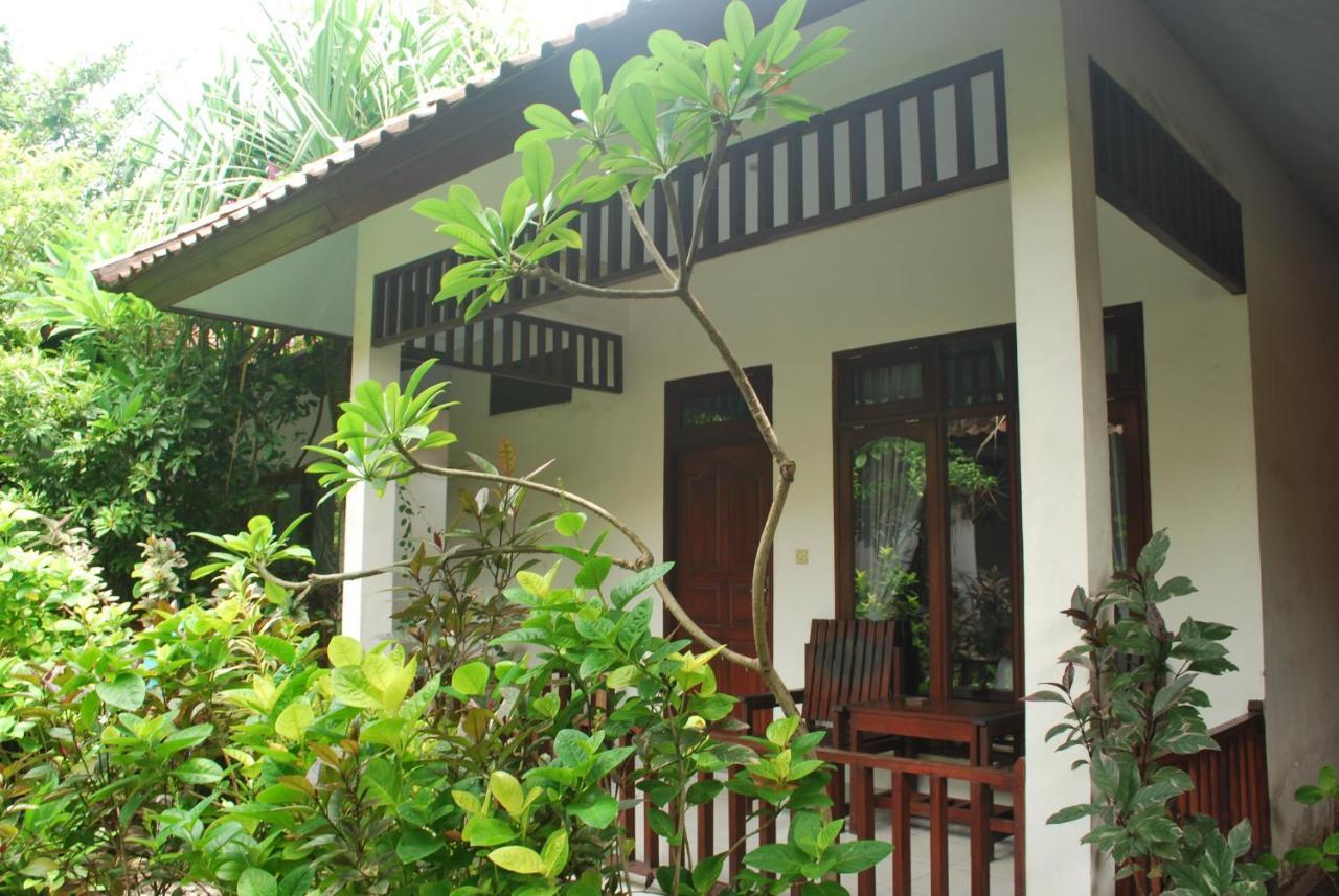 Gili Smile Bungalow Gili Trawangan Luaran gambar