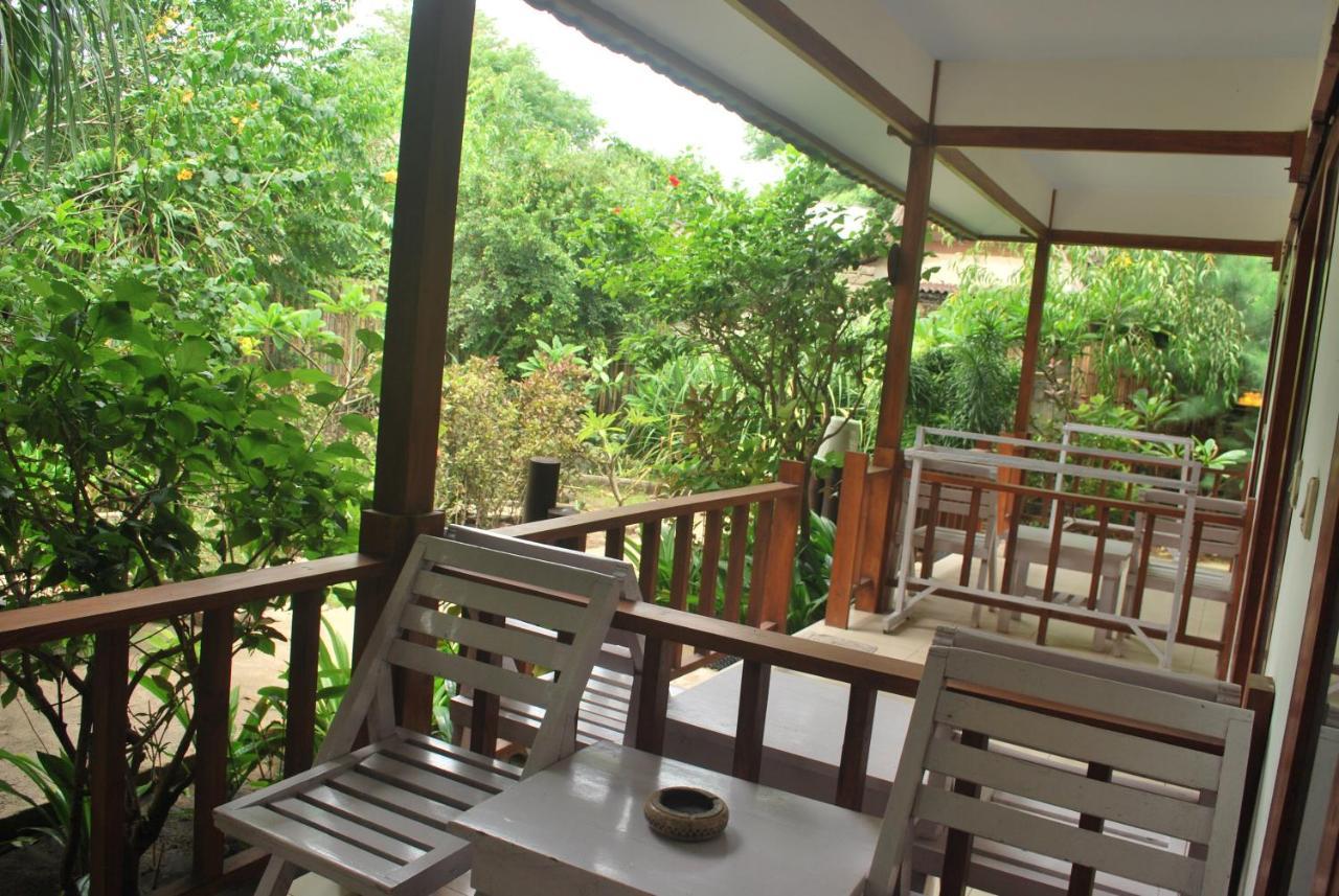 Gili Smile Bungalow Gili Trawangan Luaran gambar
