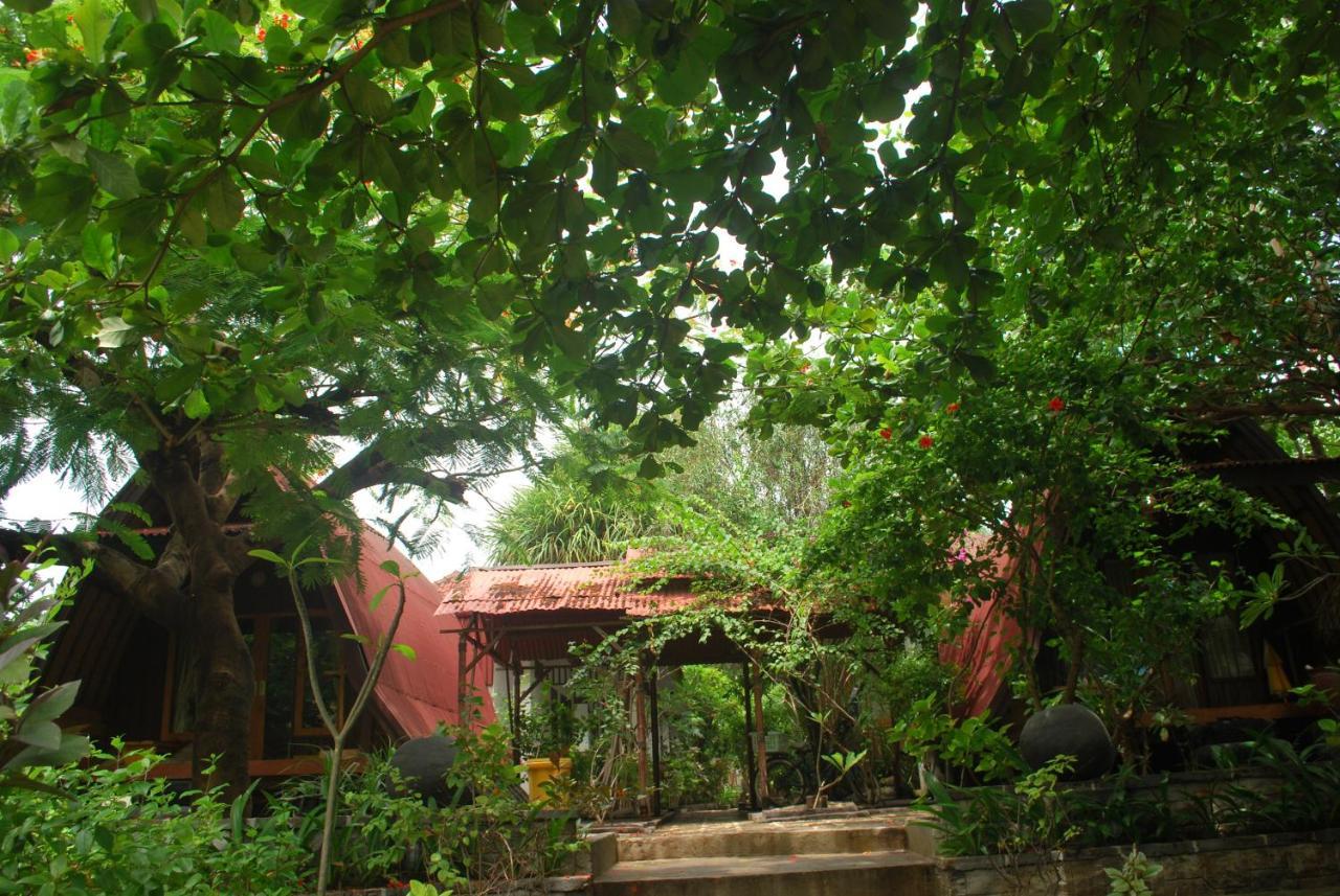 Gili Smile Bungalow Gili Trawangan Luaran gambar