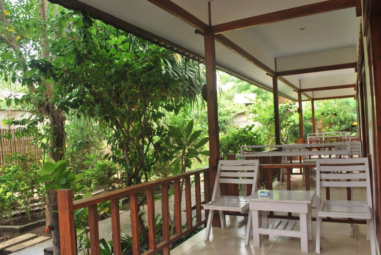 Gili Smile Bungalow Gili Trawangan Luaran gambar