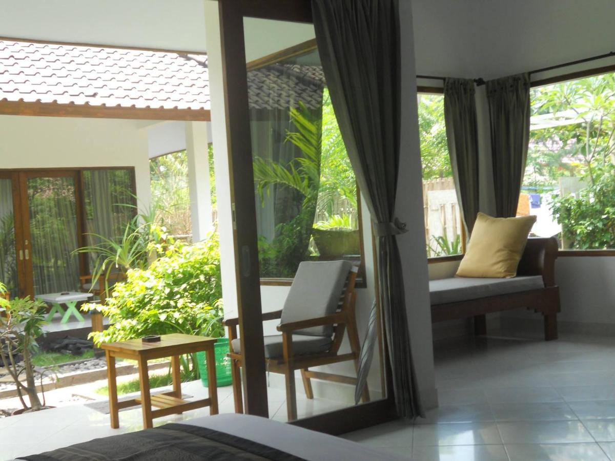 Gili Smile Bungalow Gili Trawangan Luaran gambar