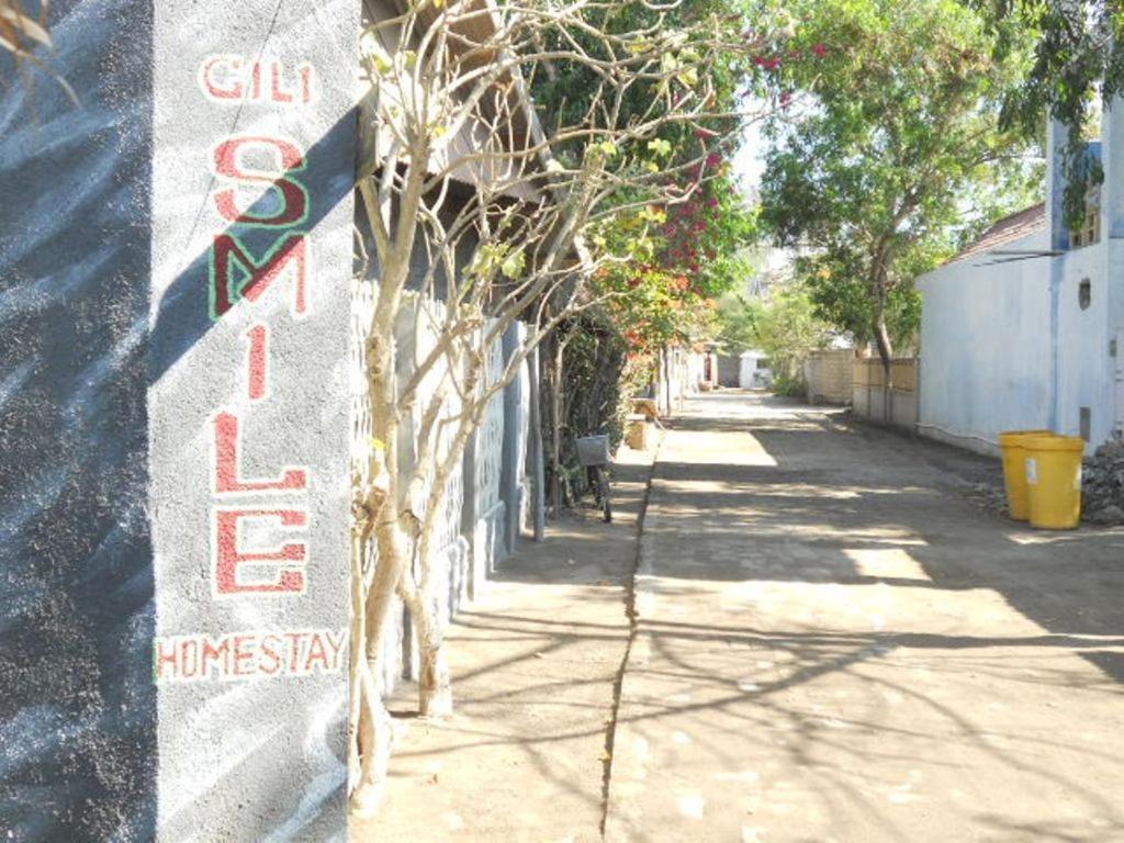 Gili Smile Bungalow Gili Trawangan Luaran gambar